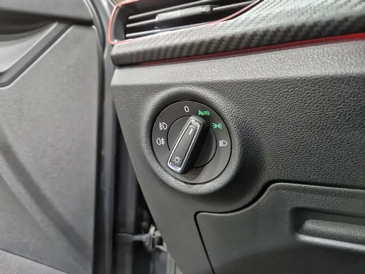 Škoda Kamiq 1.5 TSI DSG Monte Carlo 2025, foto 10