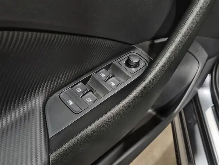 Škoda Kamiq 1.5 TSI DSG Monte Carlo 2025, foto 9