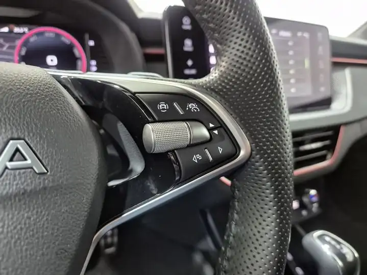 Škoda Kamiq 1.5 TSI DSG Monte Carlo 2025, foto 16