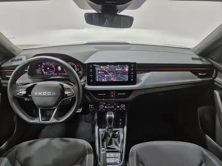 Škoda Kamiq 1.5 TSI DSG Monte Carlo 2025, foto 4