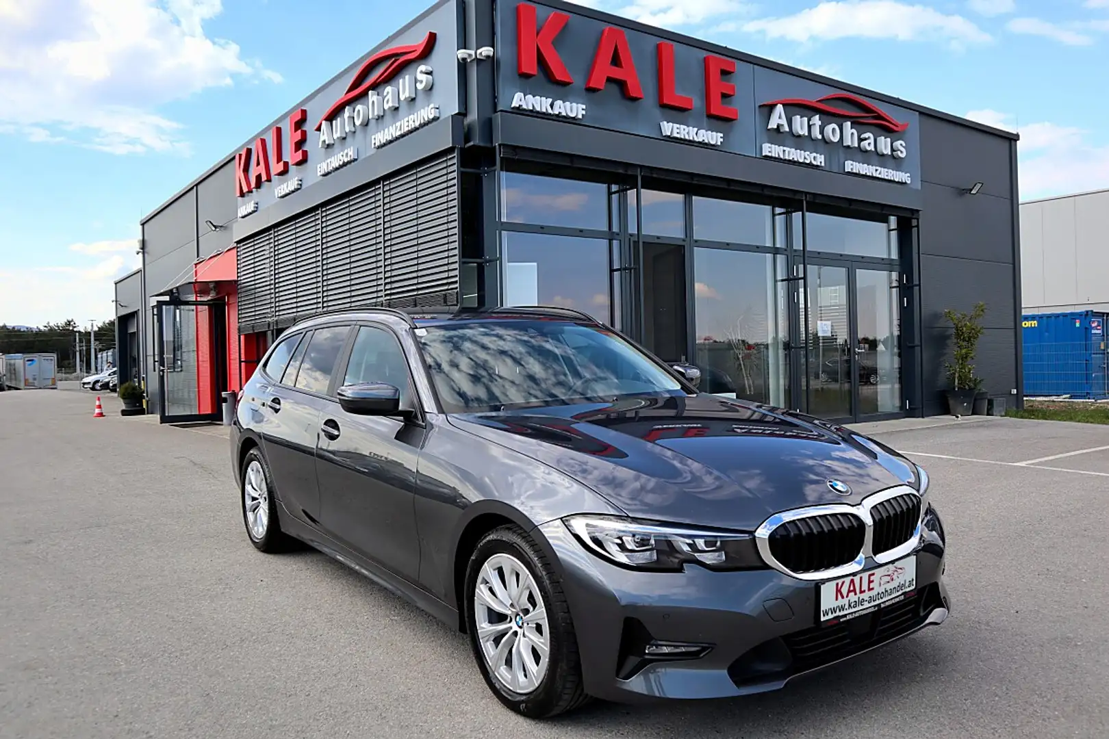 BMW 320 d Touring 48 V Aut.*1.Besitz*Leder*Anhängerkupp... Grau - 1