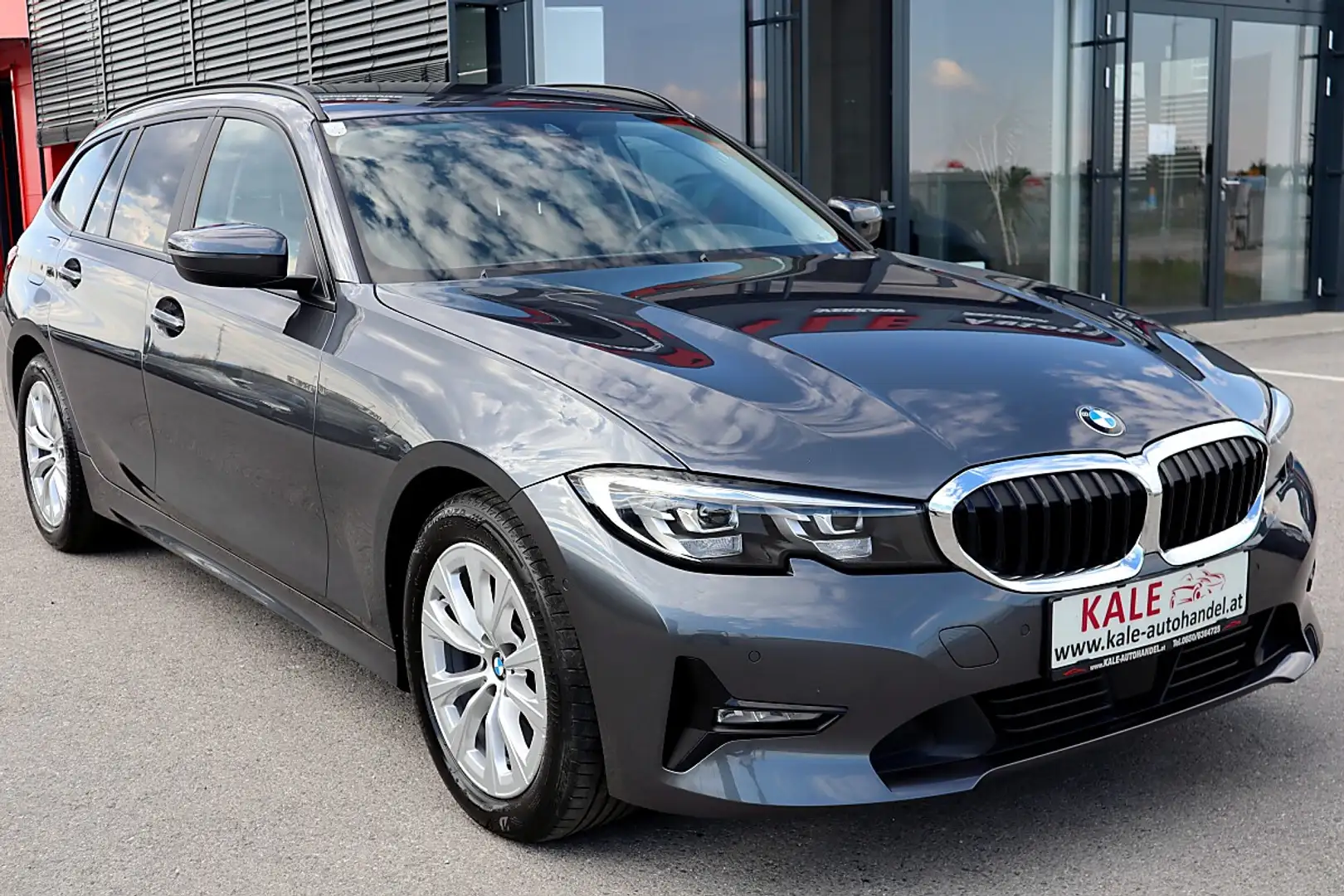 BMW 320 d Touring 48 V Aut.*1.Besitz*Leder*Anhängerkupp... Grau - 2
