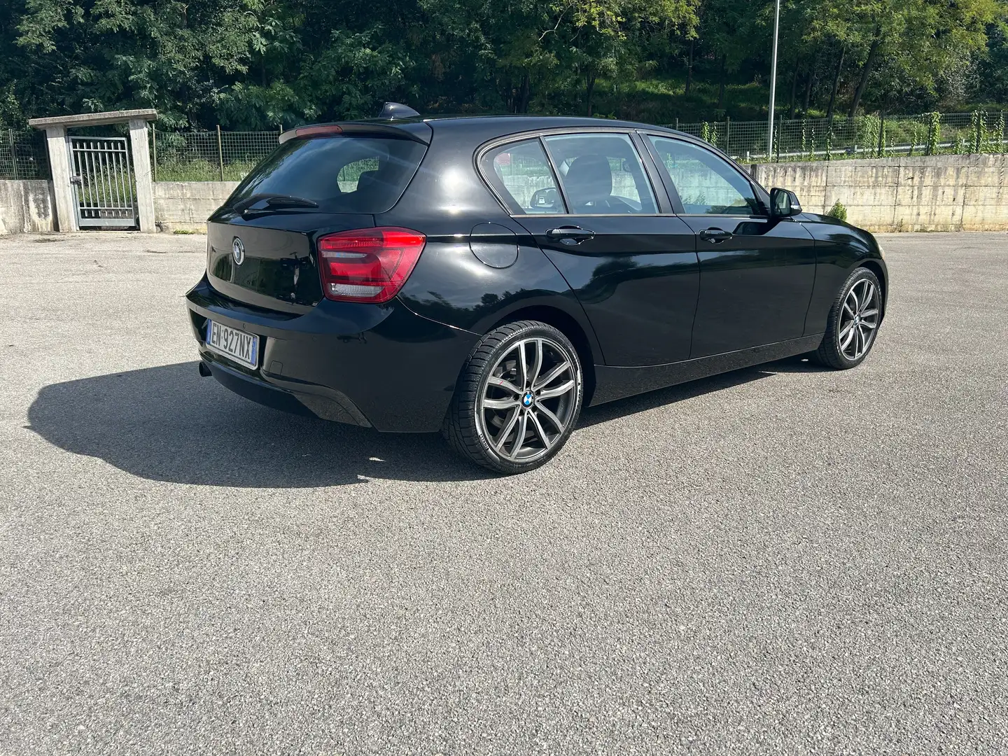 BMW 118 Serie 1 F/20-21 2011 118d 5p Sport - 2