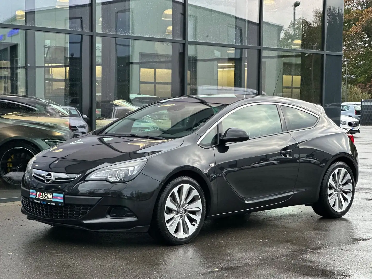Opel Astra GTC 1.4 Turbo INNOVATION 2.HA/KLIMA/19LM Schwarz - 2