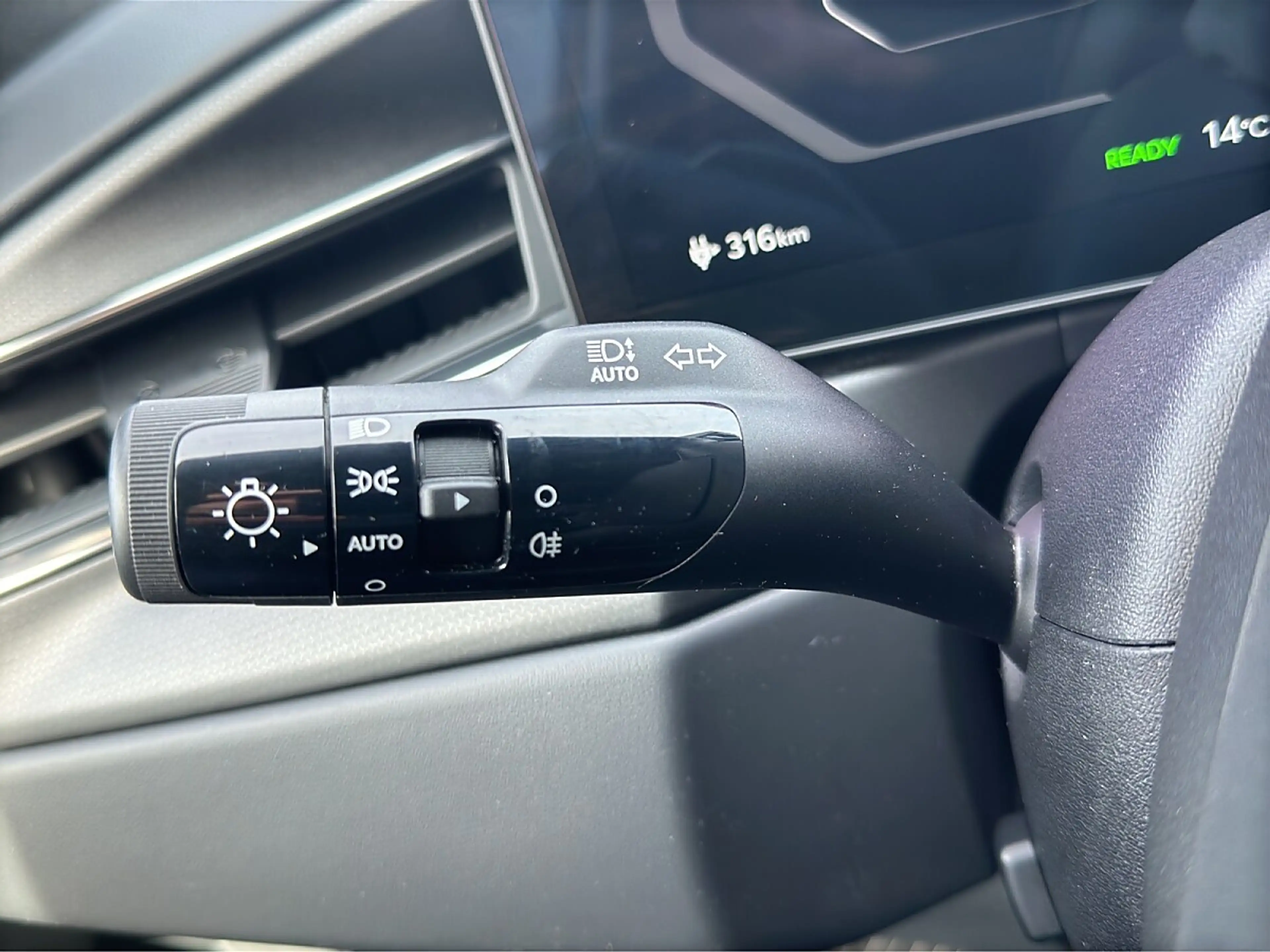 Kia EV9 AWD 99.8kWh GT-Line Aut. — photo 13