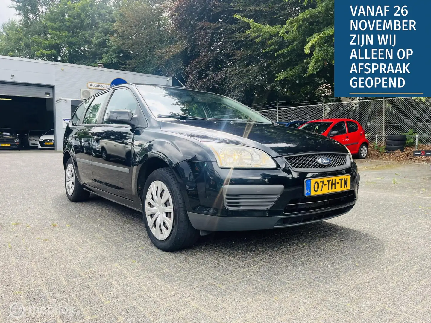 Ford Focus Wagon 1.6-16V Futura Airco / Audio / Trekhaak / AP Noir - 2