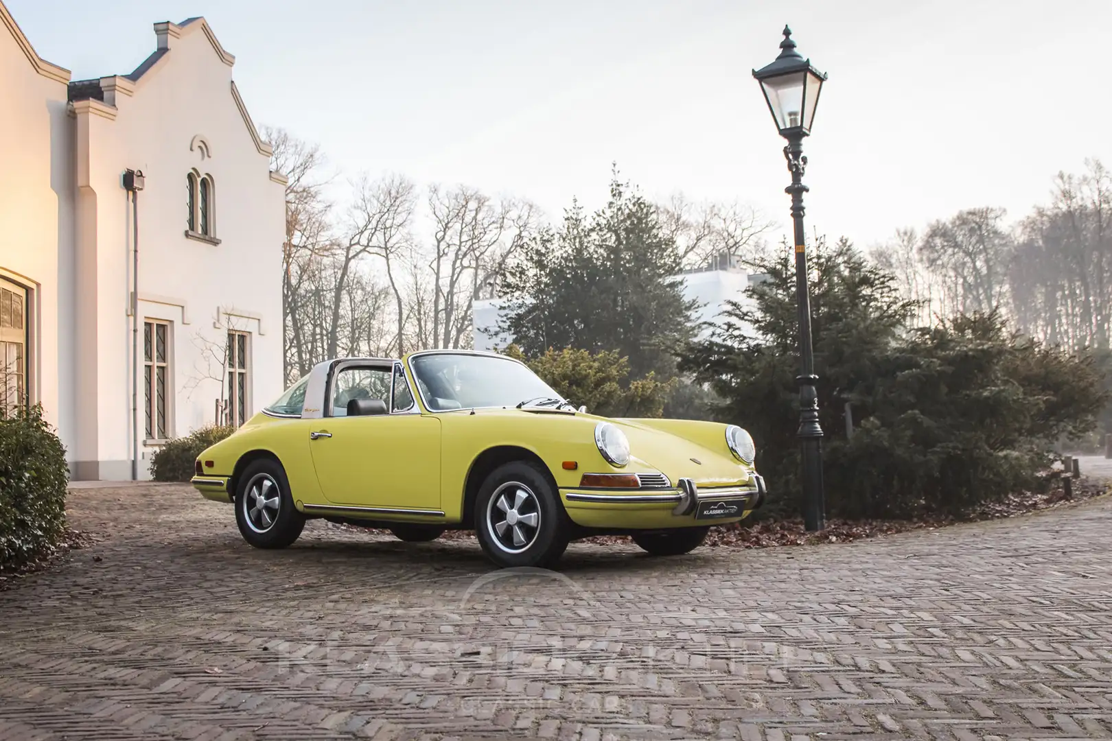 Porsche 912 Targa Amarillo - 1
