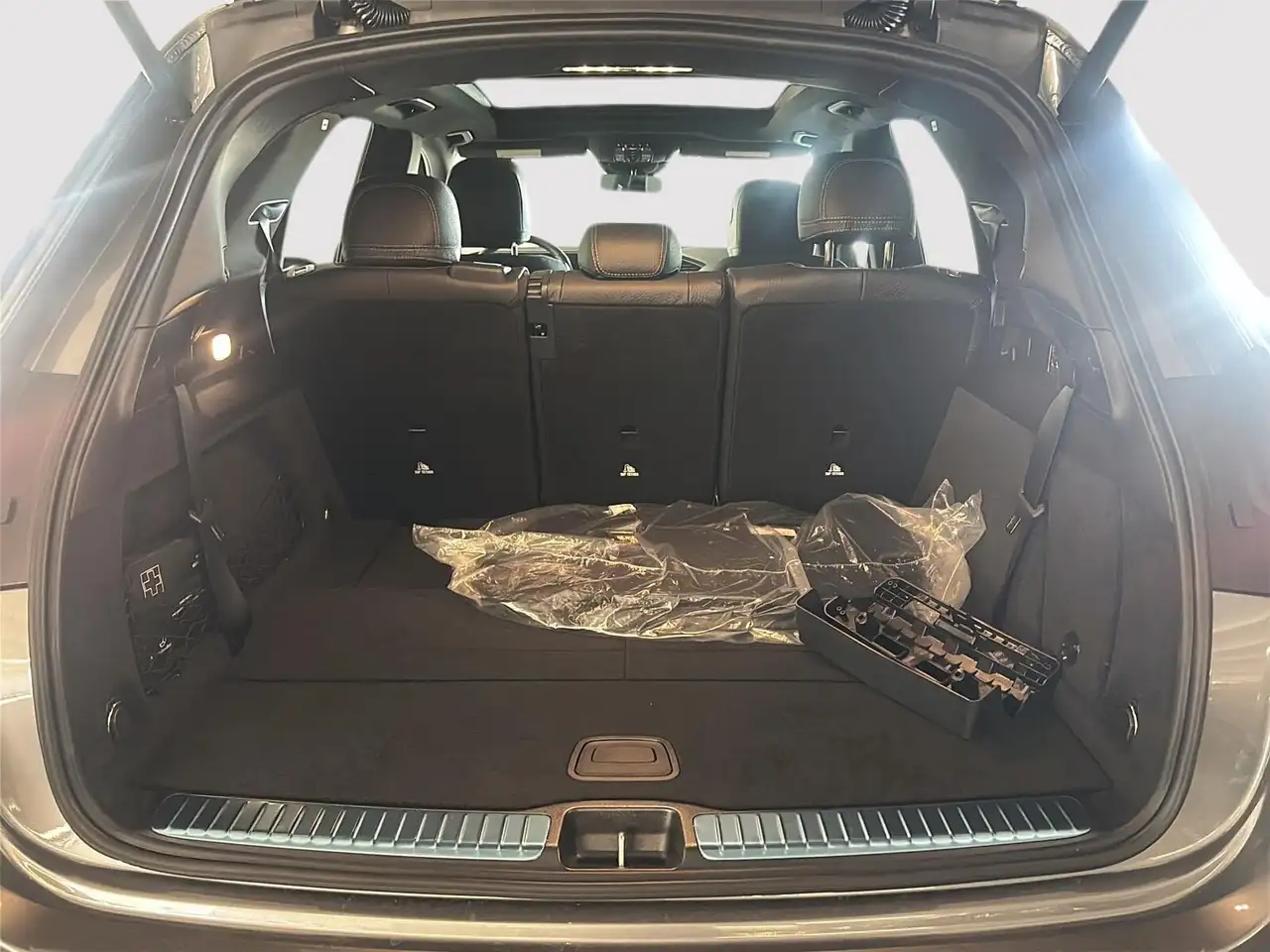 Mercedes-Benz GLE снимка Mercedes-Benz GLE