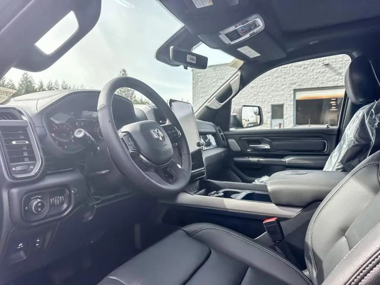 RAM 1500 снимка RAM 1500