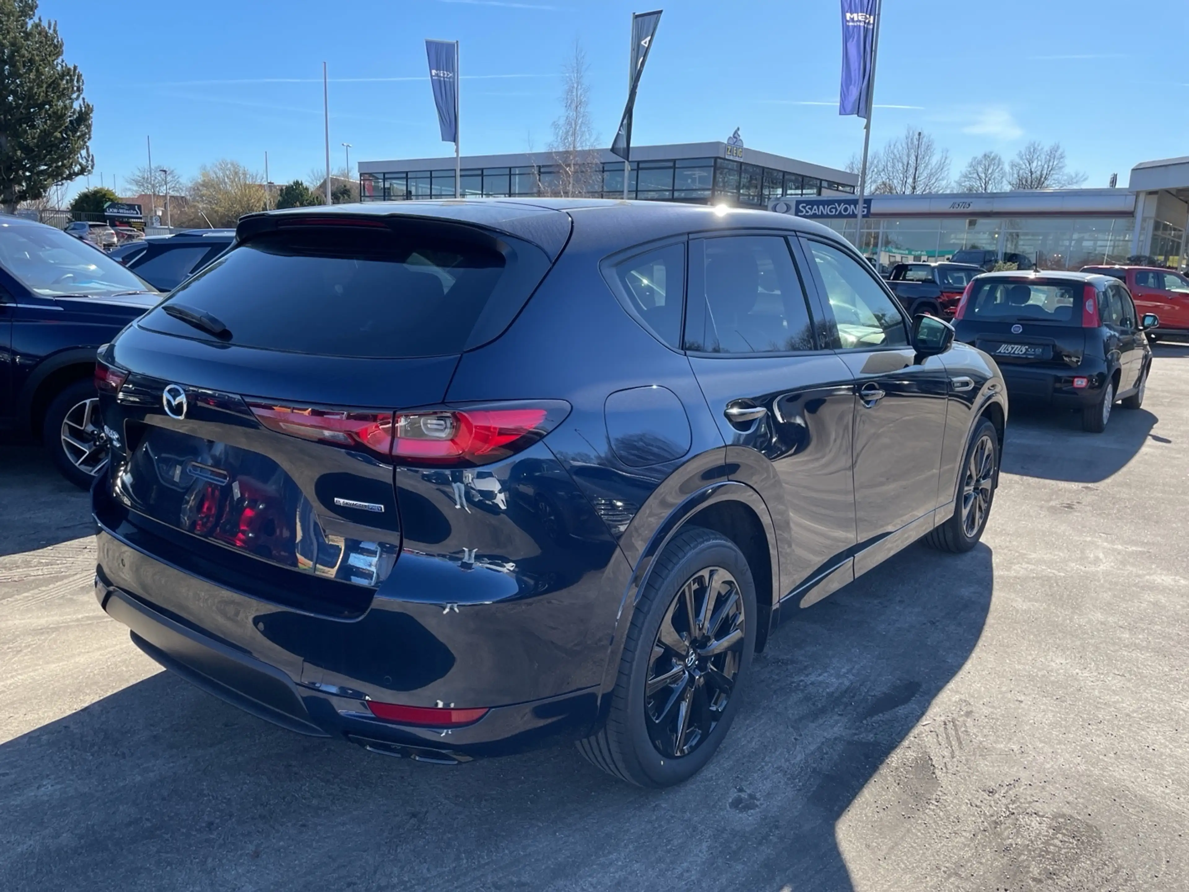 Mazda CX-60 2.5L e-SKYACTIV PHEV 327ps Homura COSO — photo 3