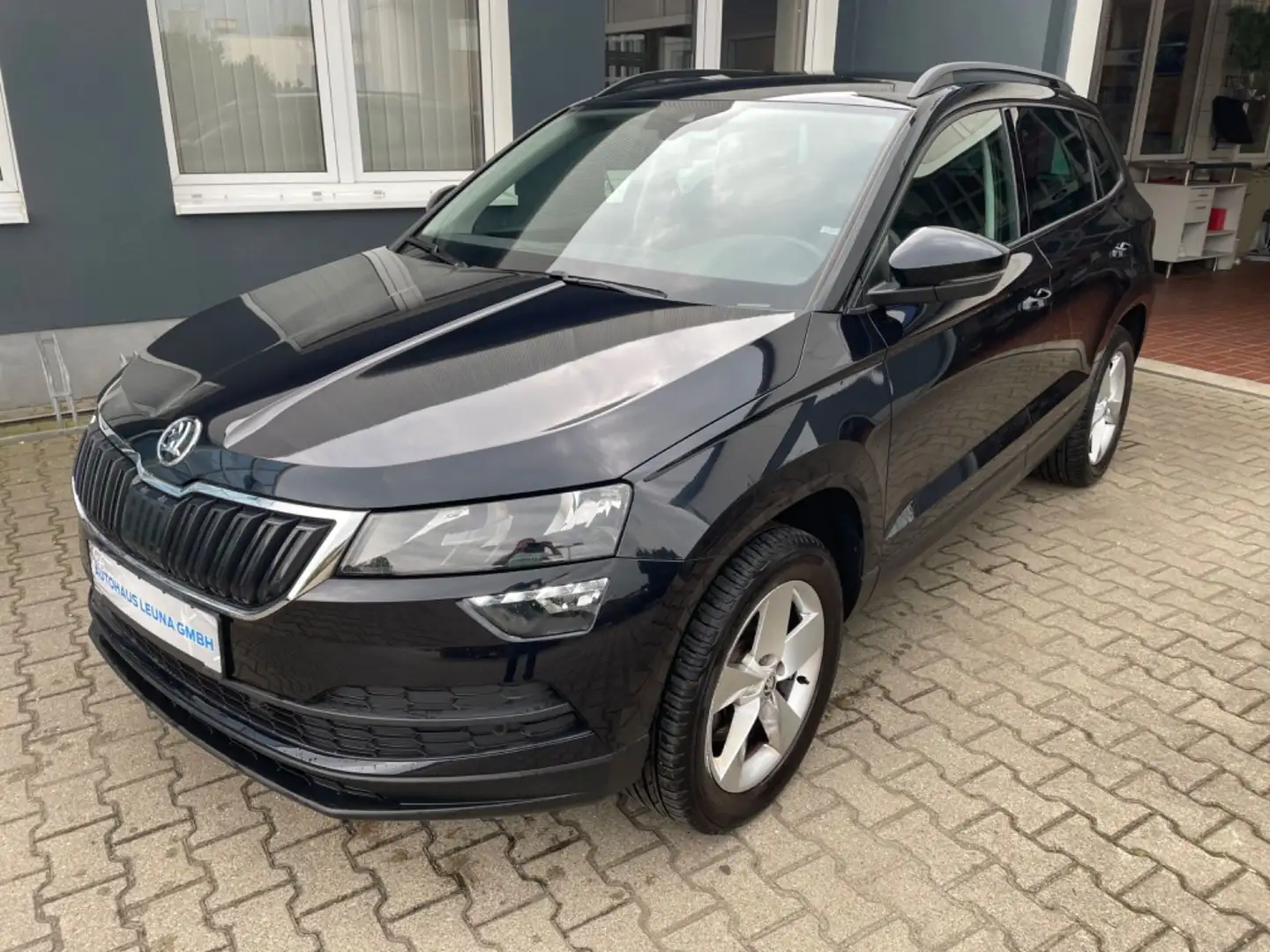 Skoda Karoq Ambition 4x4 Auto 150TDi Navi/PDC/LMF/ACC Schwarz - 1