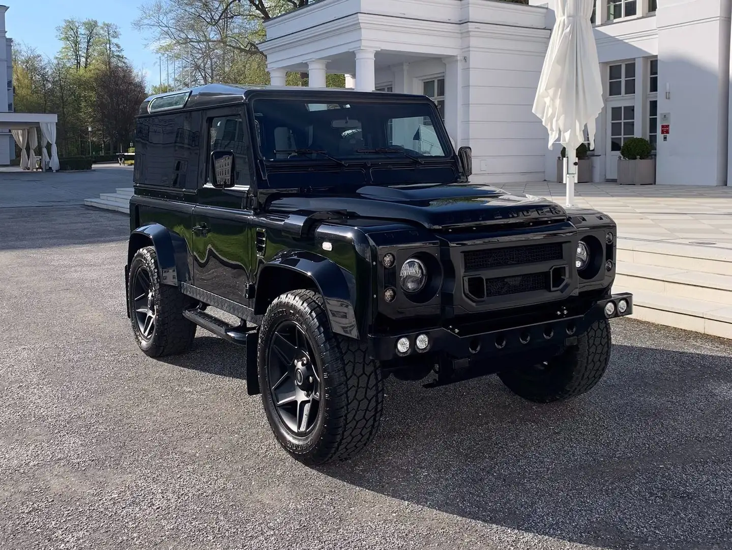 Land Rover Defender Defender 90 DPF Station Wagon Adventure Schwarz - 1
