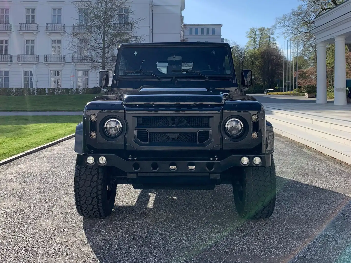 Land Rover Defender Defender 90 DPF Station Wagon Adventure Schwarz - 2