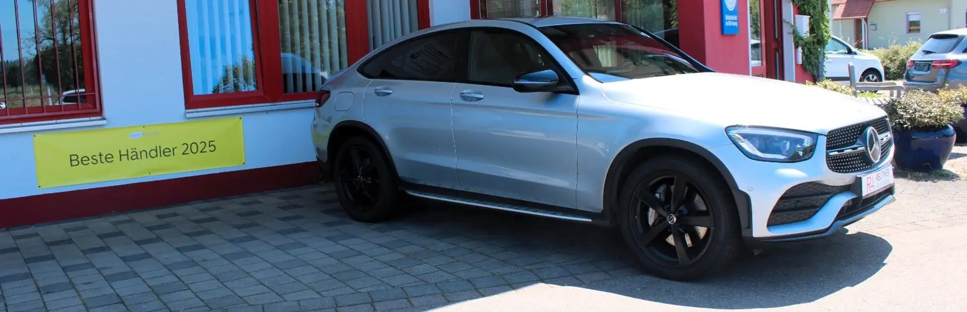 Mercedes-Benz GLC 300 d 4Matic*AMG*AHK+RFK*STANDHZG Argent - 1