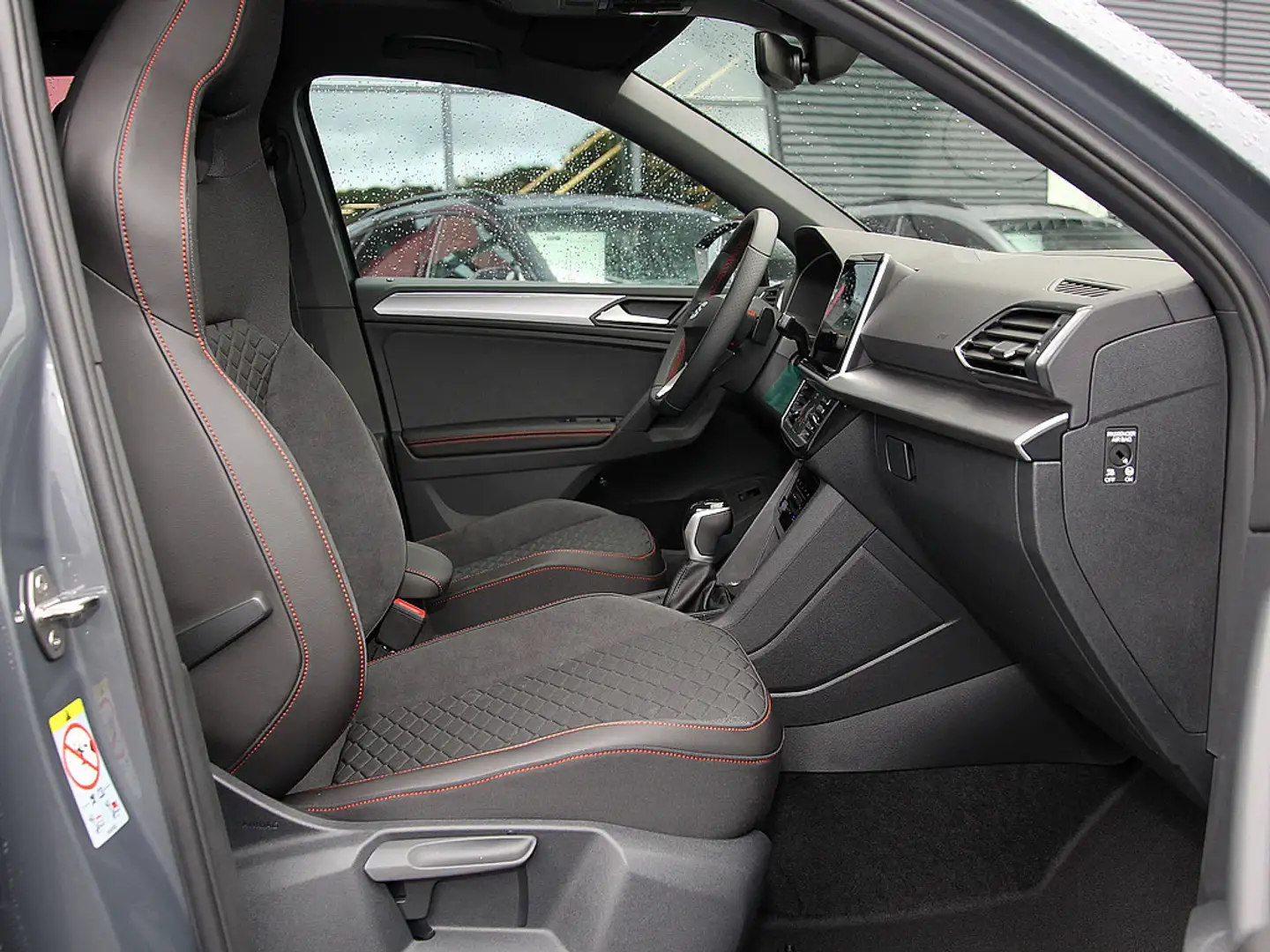 SEAT Tarraco 1.5 TSI FR SHZ PANO NAVI AHK LED PANO Šedá - 2