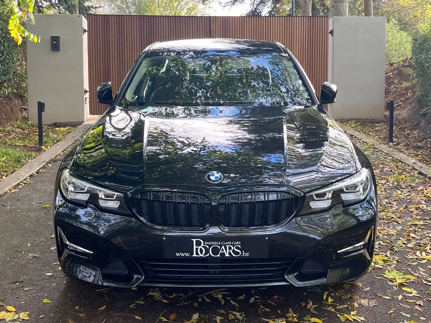 BMW 330 ea Led-Navi Prof-Cockpit Pro-Leer-Cam-HK Sound-19" Nero - 1