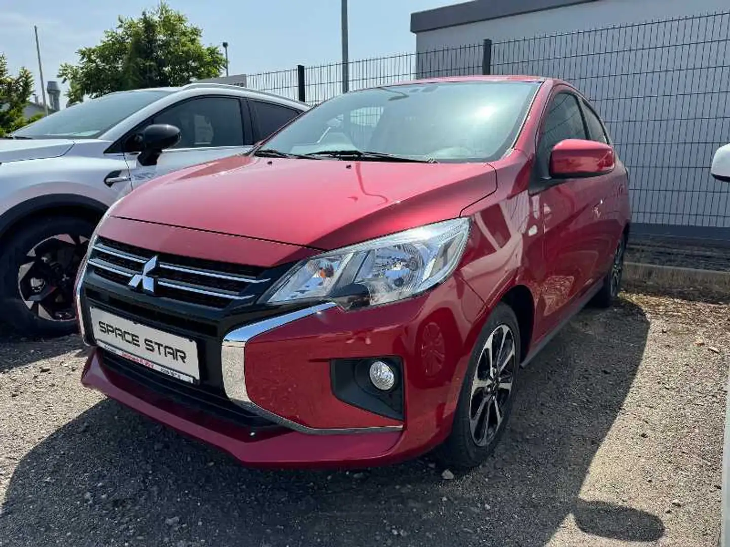 Mitsubishi Space Star Select+ 1.2 MIVEC ClearTec 5-Gang Rosso - 1
