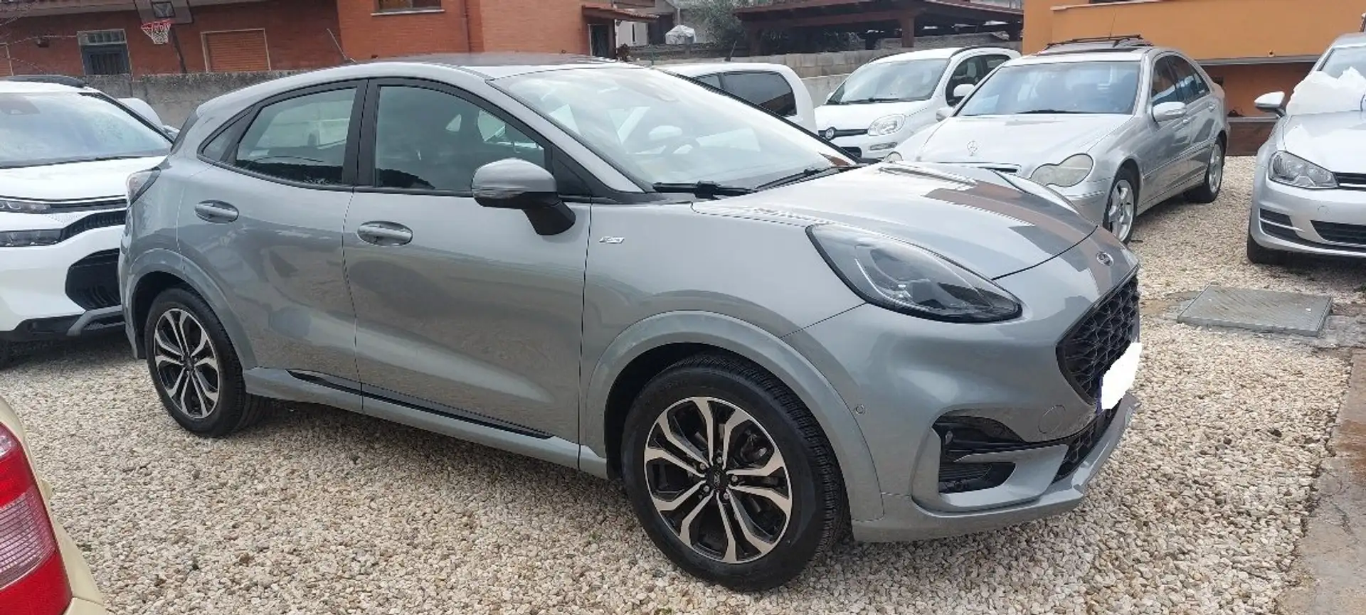 Ford Puma 1.0 Hybrid St-Line Grau - 1