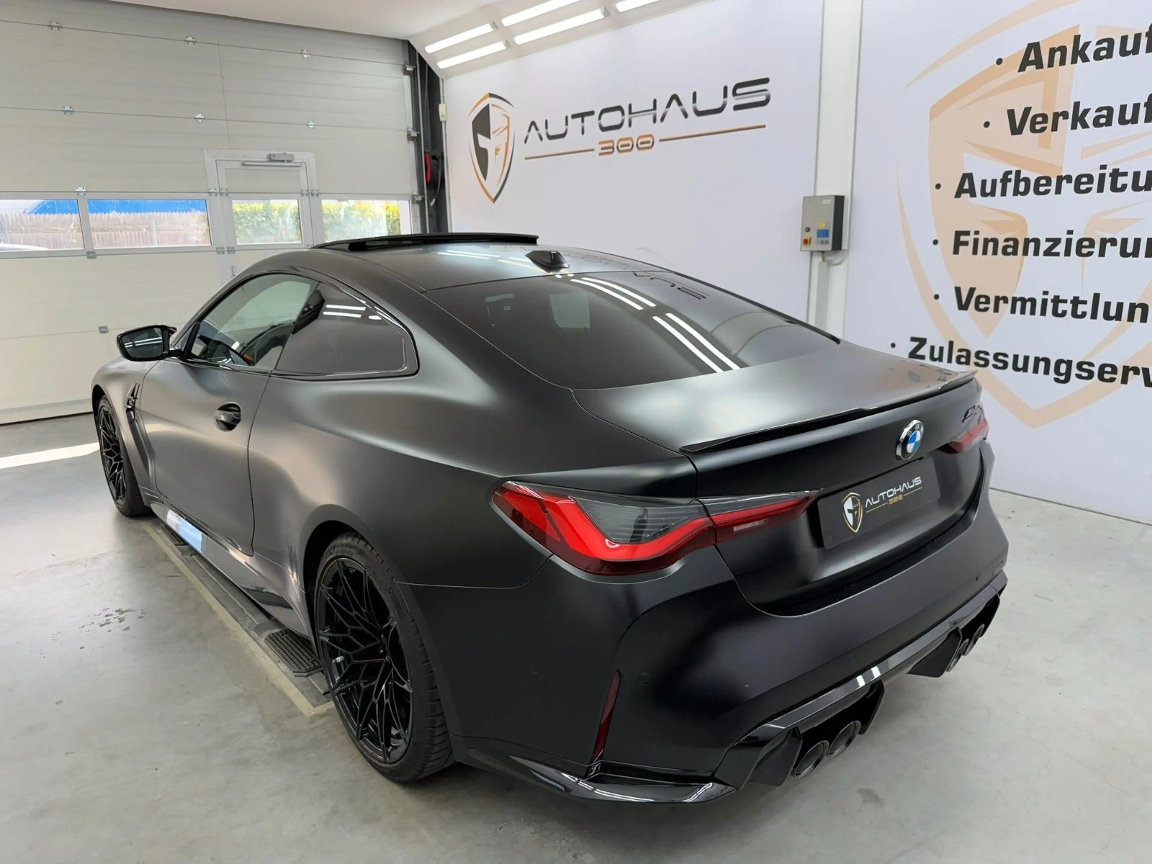 BMW M4 Coupe xDrive Competition CARBON LASER 1. HAND — photo 6