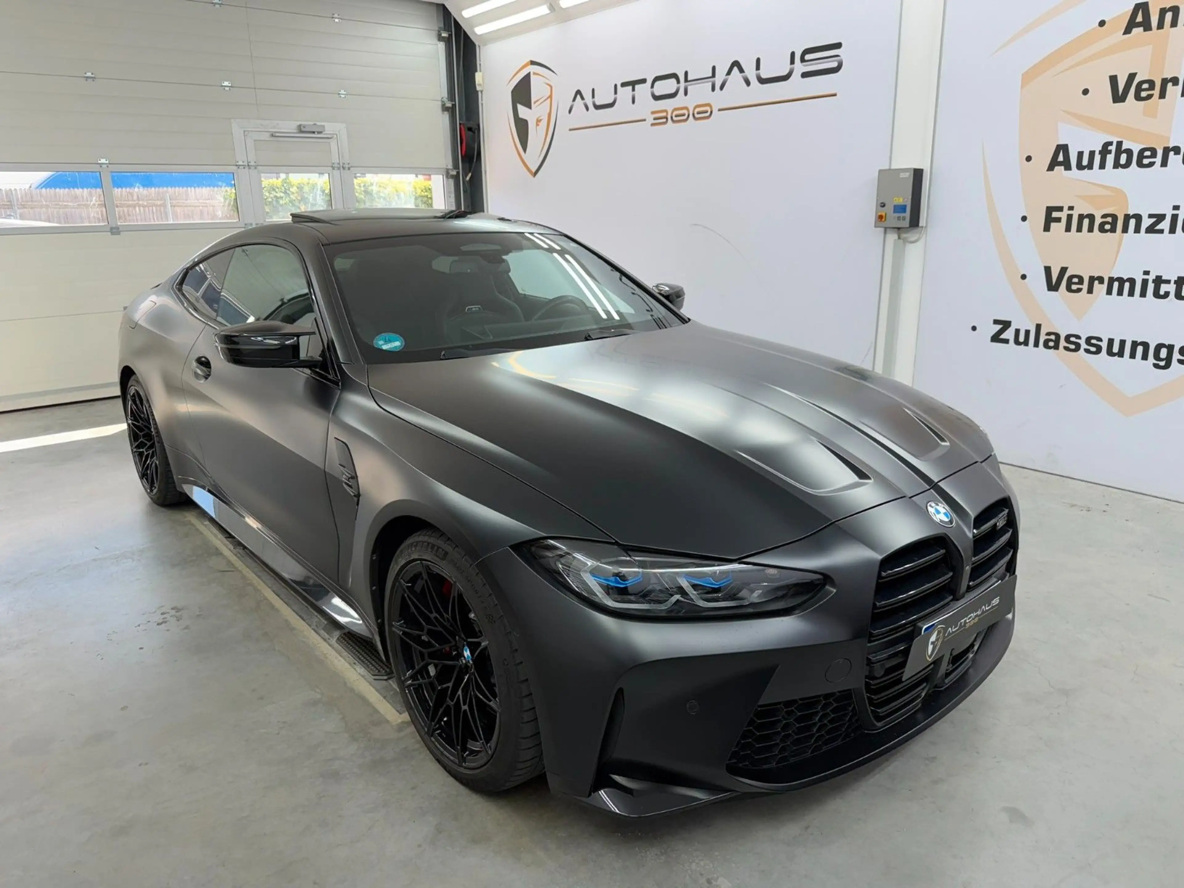 BMW M4 Coupe xDrive Competition CARBON LASER 1. HAND — photo 3