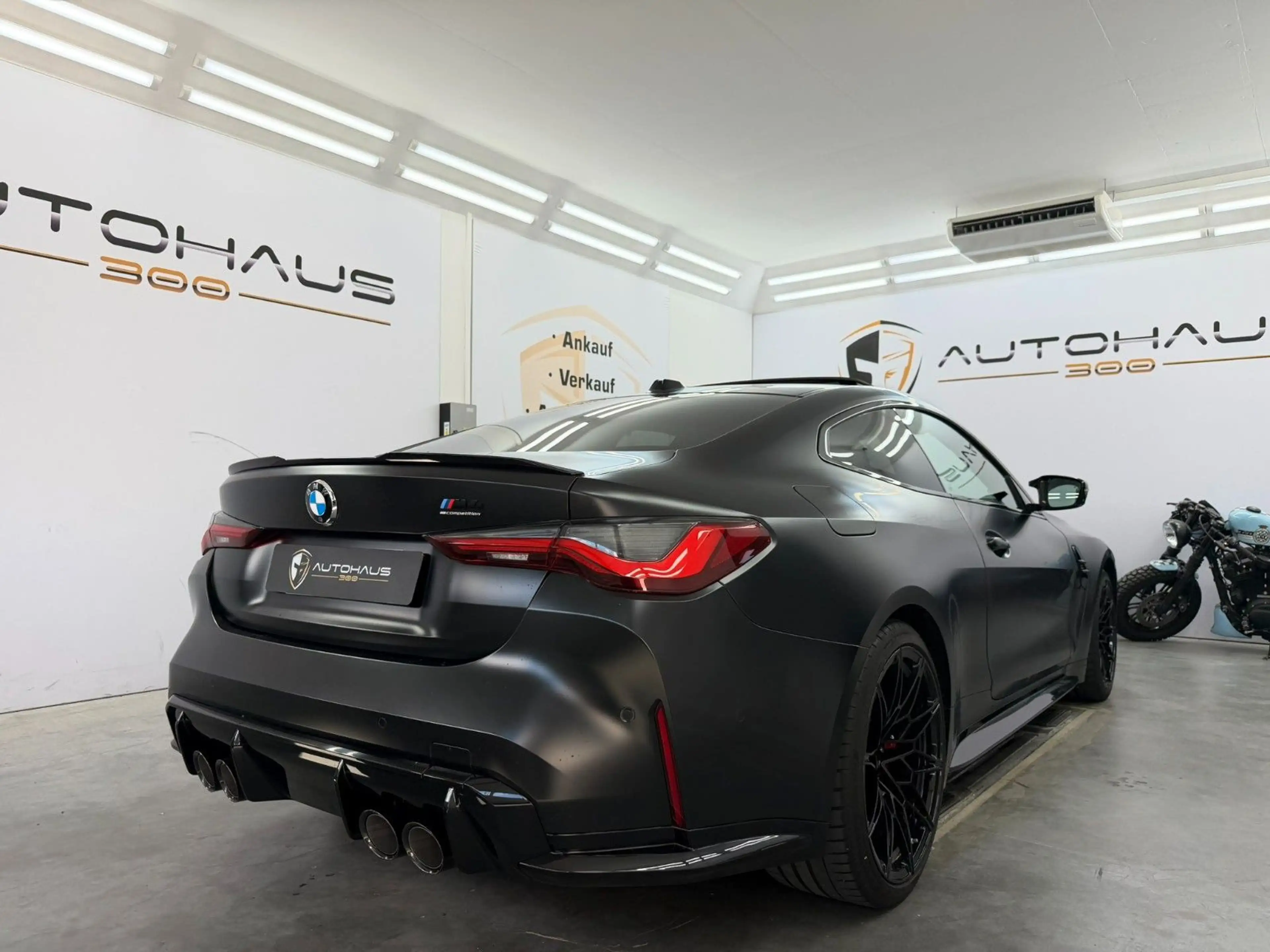 BMW M4 Coupe xDrive Competition CARBON LASER 1. HAND — photo 12