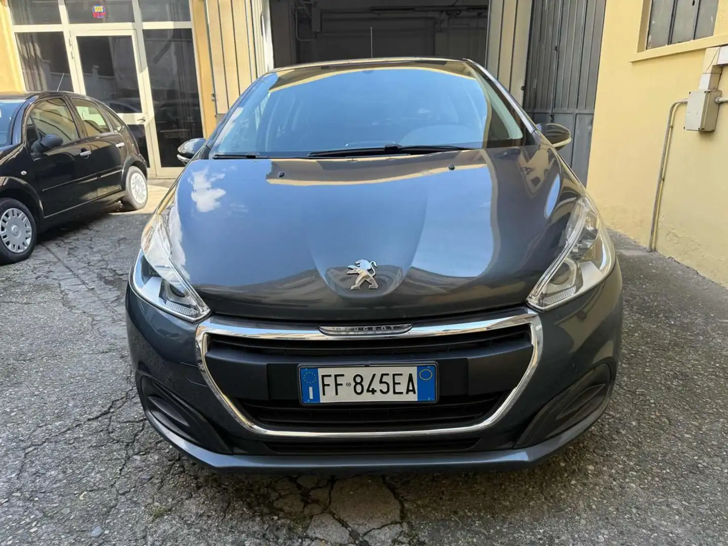 Peugeot 208 PureTech 68 5 porte Active Grau - 2