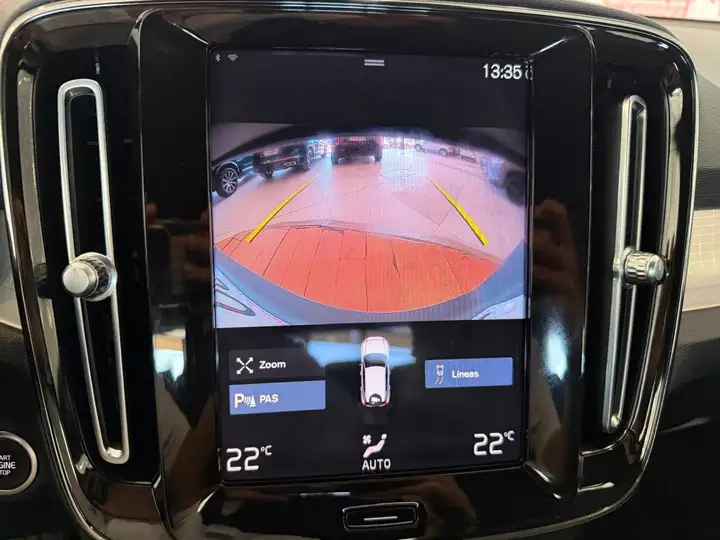 Volvo XC40 2022, foto 9