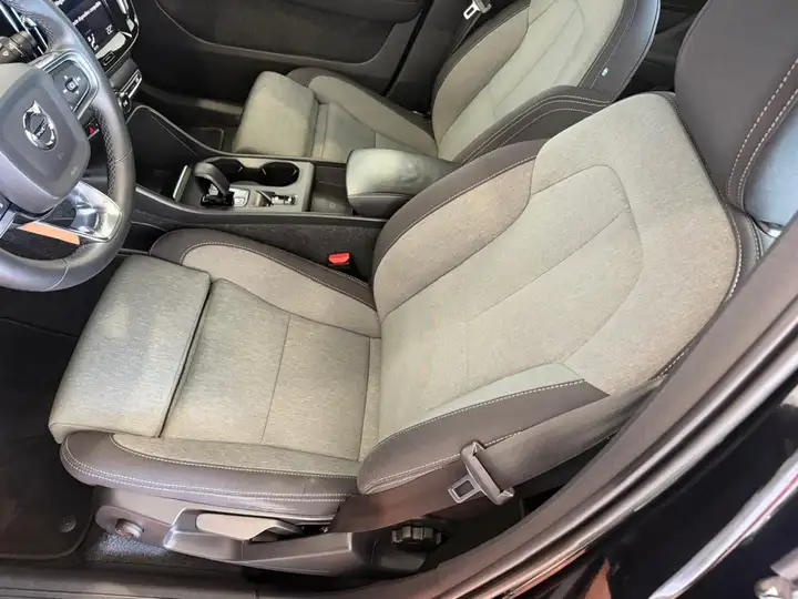 Volvo XC40 2022, foto 6