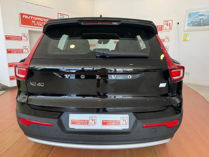 Volvo XC40 2022, foto 3