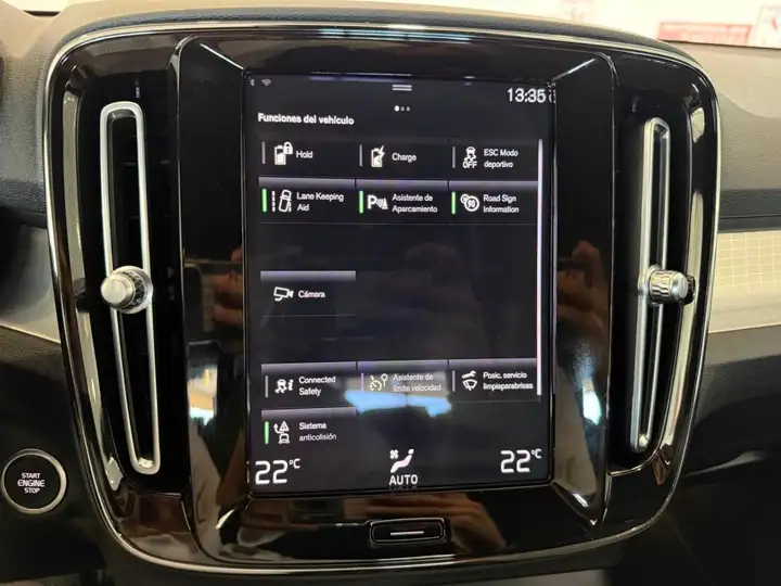 Volvo XC40 2022, foto 12