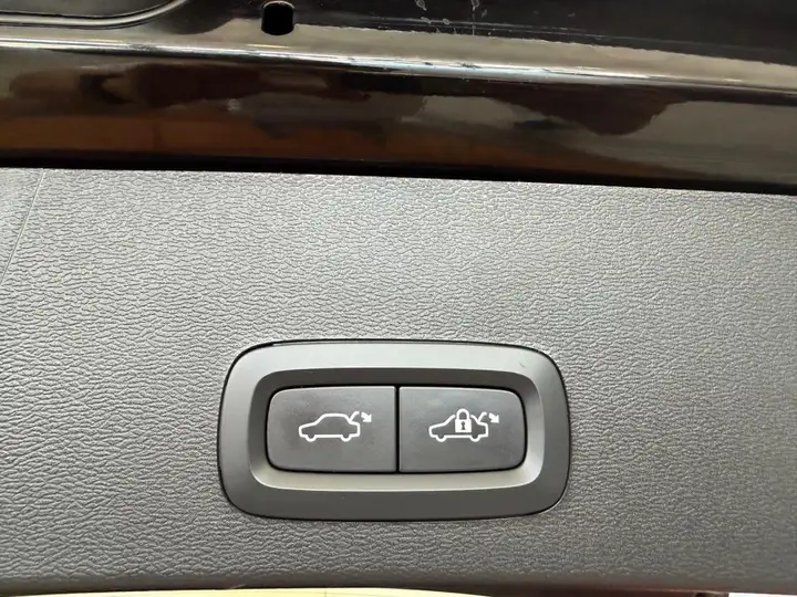 Volvo XC40 2022, foto 21