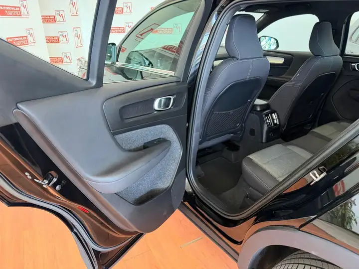 Volvo XC40 2022, foto 15