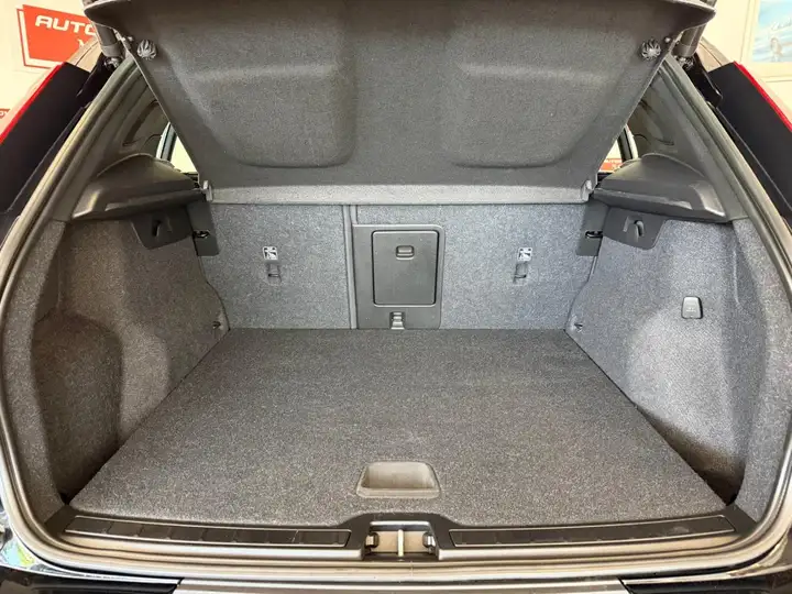 Volvo XC40 2022, foto 20