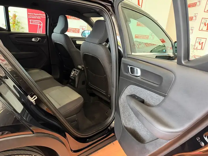 Volvo XC40 2022, foto 18