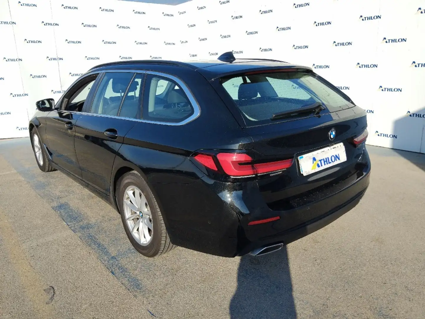 BMW 520 520dA Touring Noir - 2