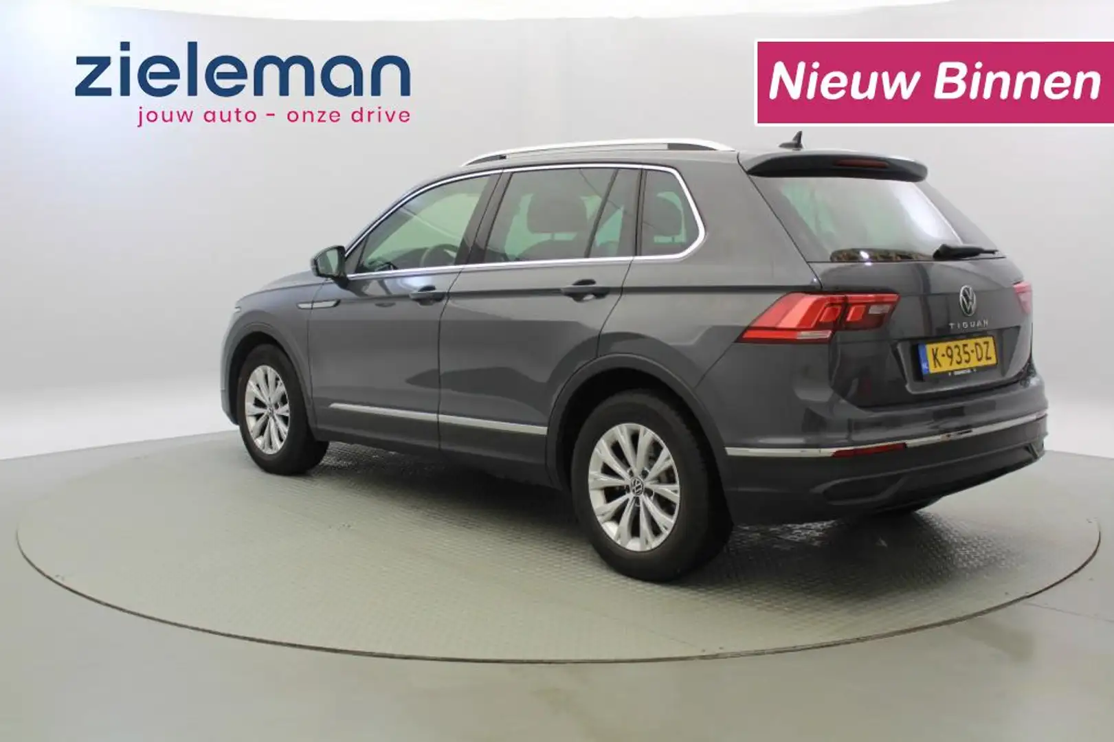 Volkswagen Tiguan 1.5 TSI Life Business - Carplay, Digital Cockpit - Grijs - 2