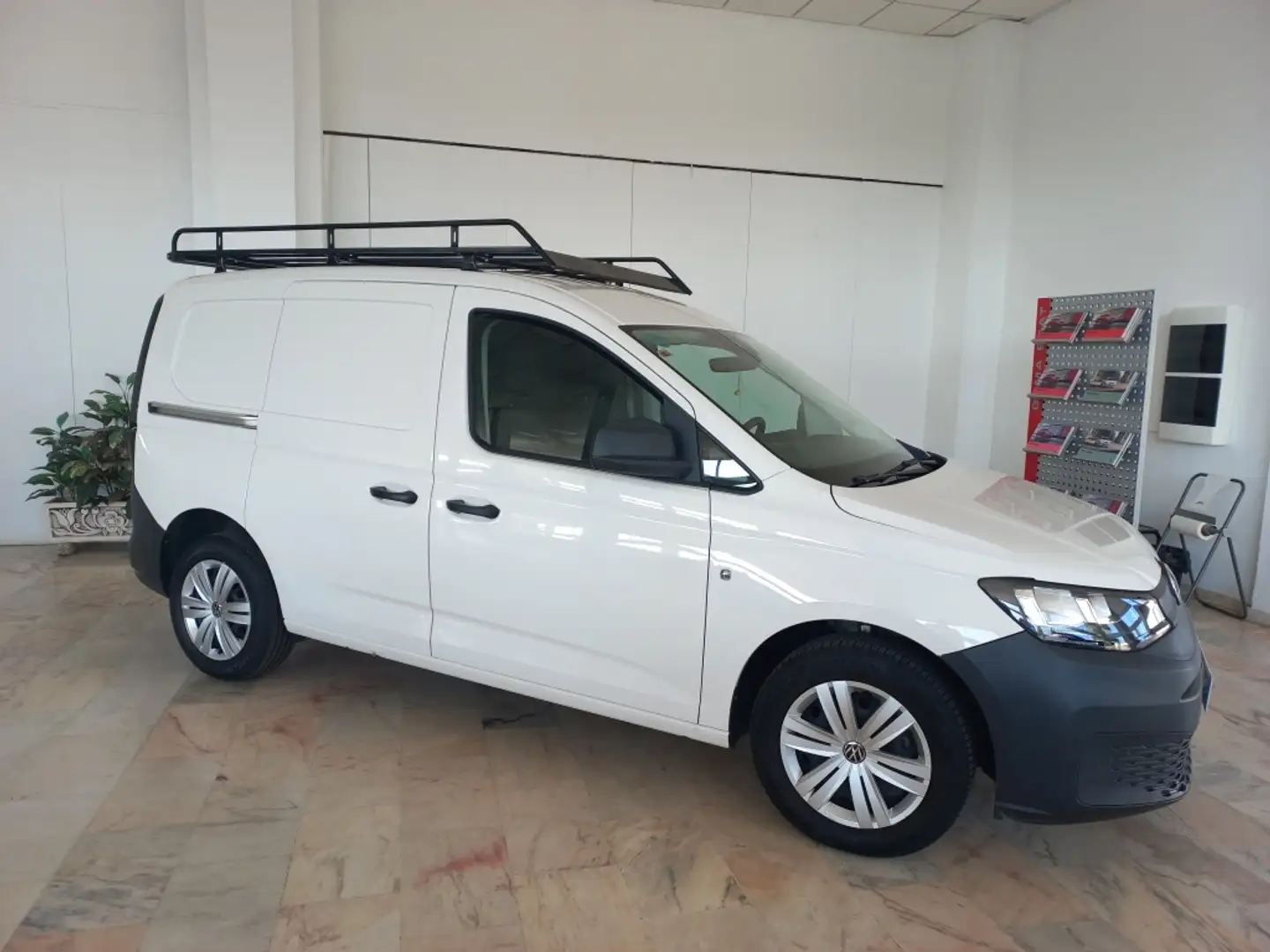 Volkswagen Caddy Cargo Furgón 2.0TDI 75kW Blanco - 2