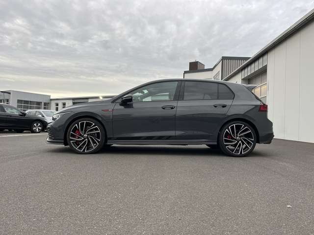 Volkswagen Golf GTI R-PERFORMANCE 2.0 TSI DSG Clubsport 219€ m.