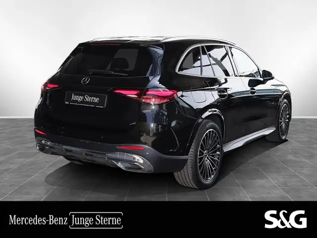 Mercedes-Benz GLC view 3