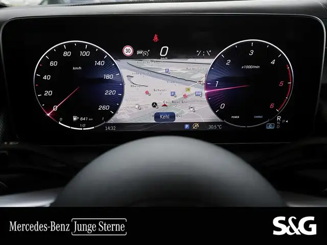 Mercedes-Benz GLC view 12