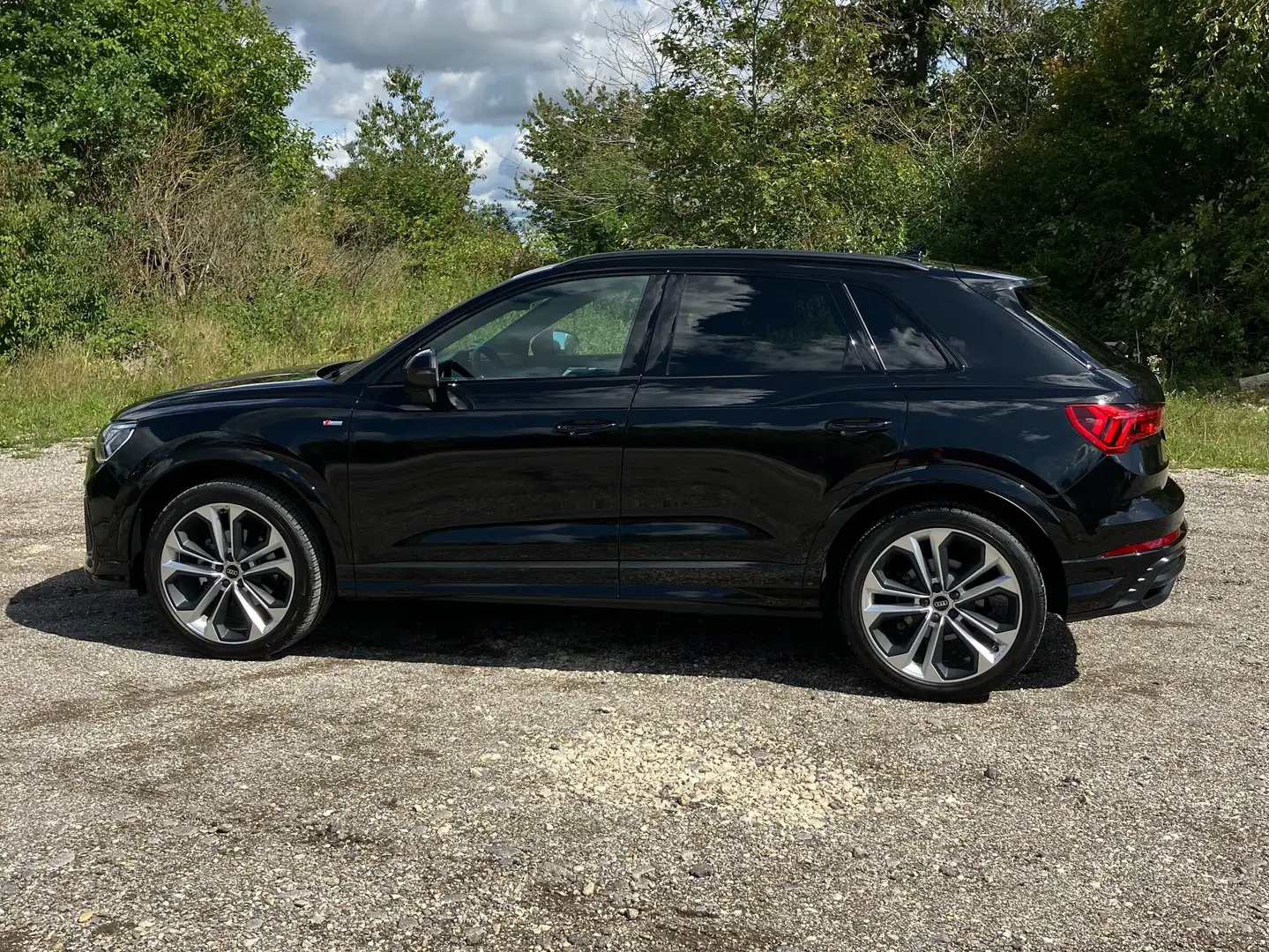 Audi Q3 35 TDI quattro S tronic S line//MatrixLED/AHK/STHZ Schwarz - 1