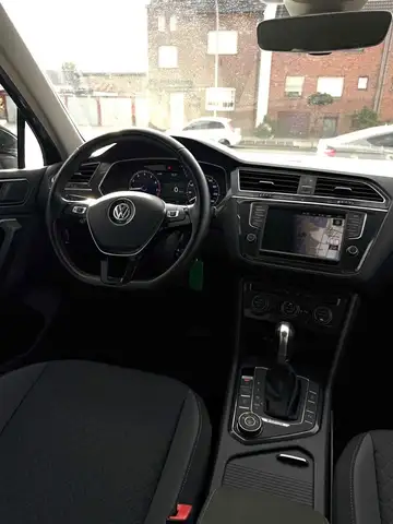 Volkswagen Tiguan view 9
