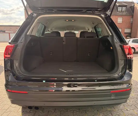 Volkswagen Tiguan view 8
