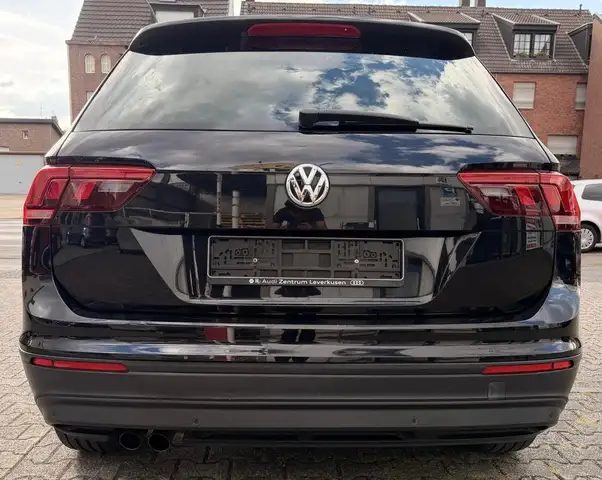 Volkswagen Tiguan view 6
