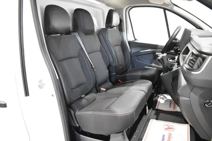 Renault Trafic 2022, foto 10