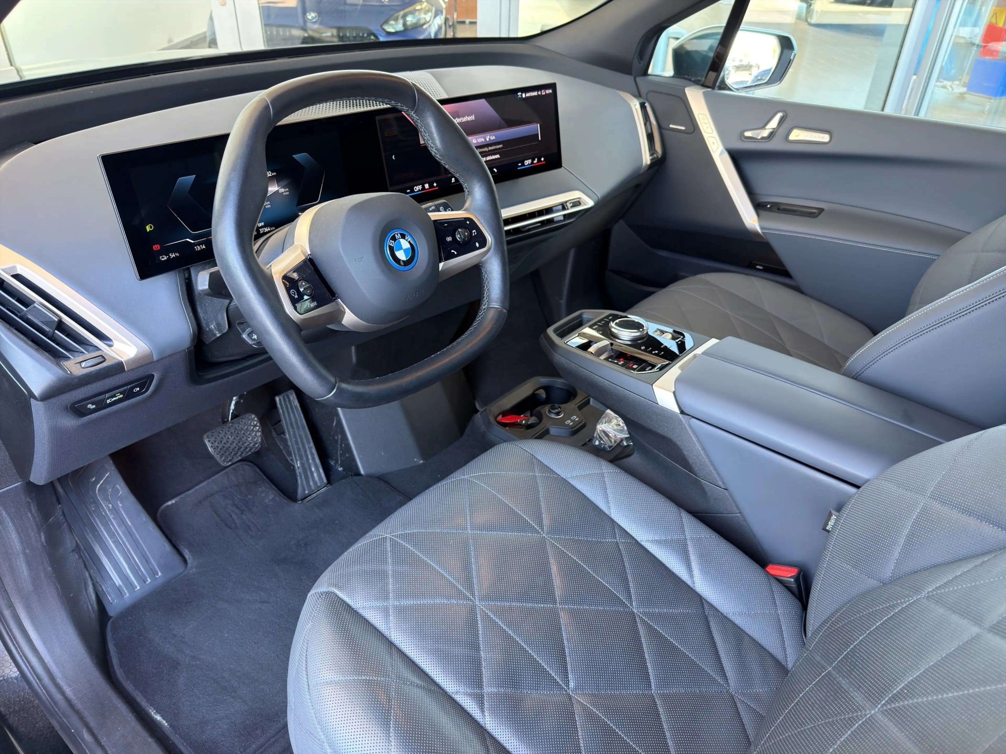 BMW iX xDrive40 Sportpaket H/K.Komfort.Navi.Soft-Cl — photo 6