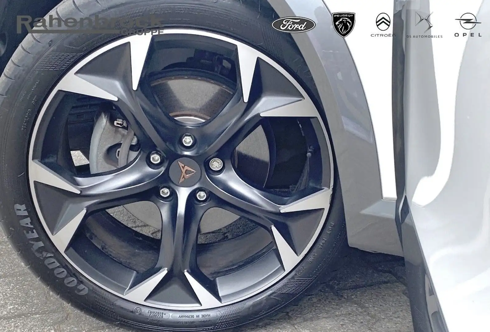 CUPRA Formentor 1.4 e-Hybrid PHEV - AUTOMATIK Weiß - 2