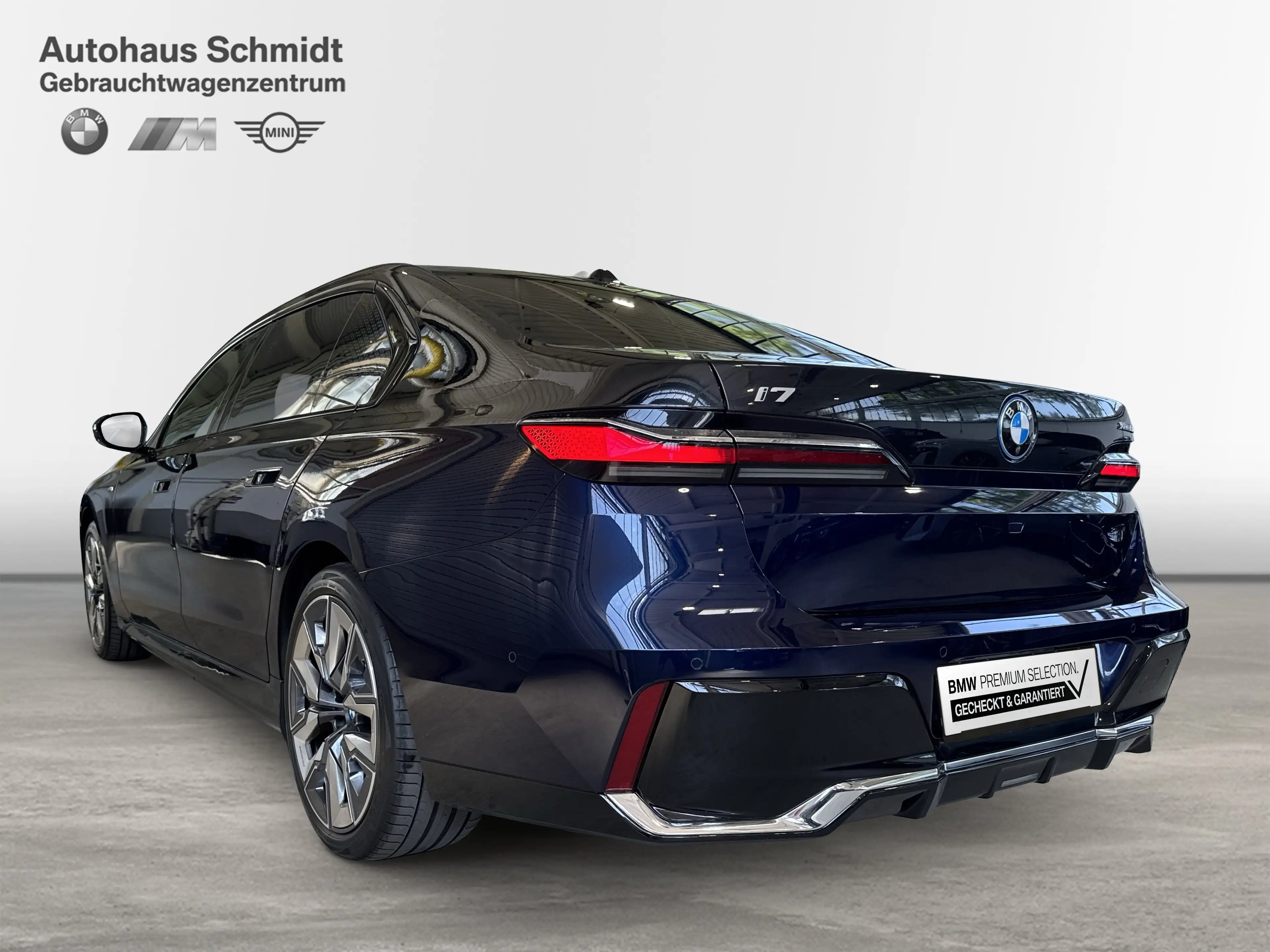 BMW i7 xDrive60 Limousine — photo 2