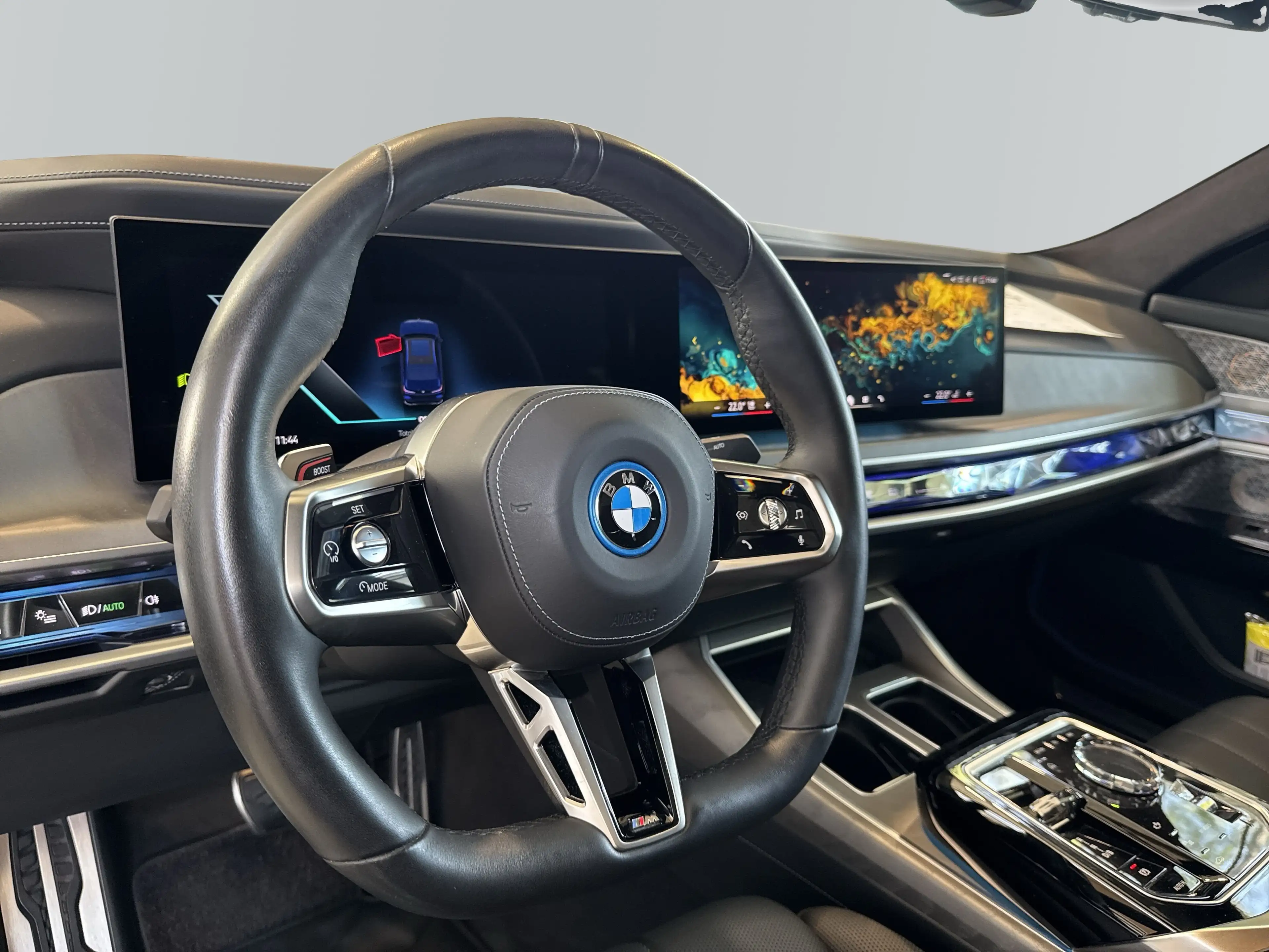 BMW i7 xDrive60 Limousine — photo 13