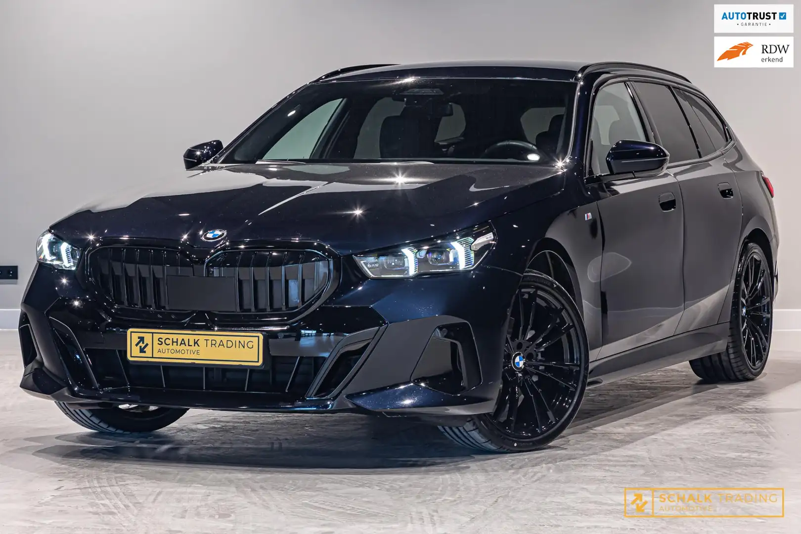 BMW 520 5-serie Touring 520i|M-sport|E-trekhaak|HUD|H&K|Ga Noir - 1
